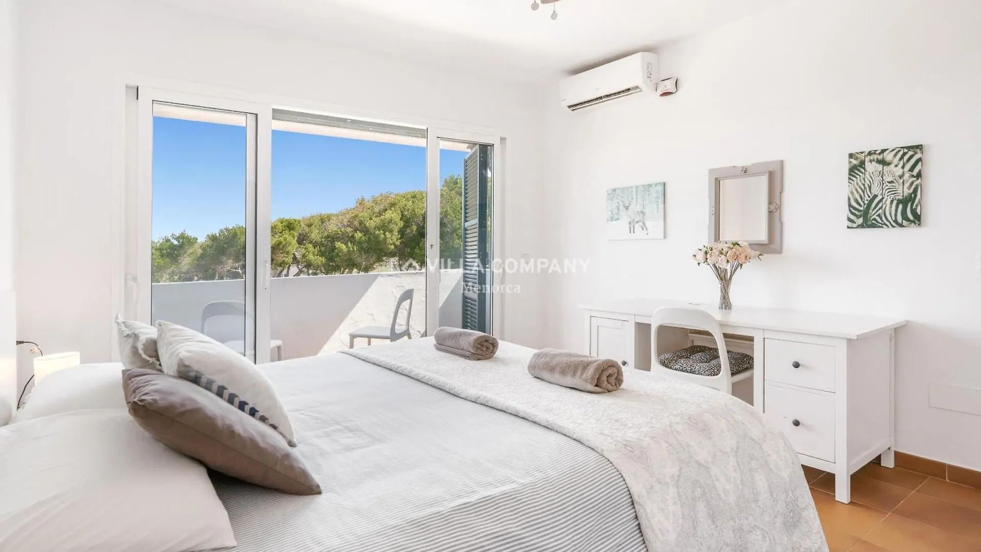 Villa Elsie Arenal d'en Castell Spain
